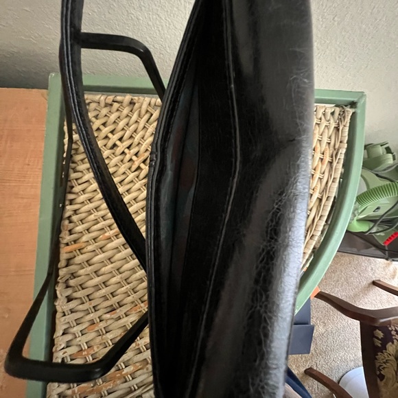 “HOBO”, Elegant Black Leather Crossbody Bag - Picture 7 of 8